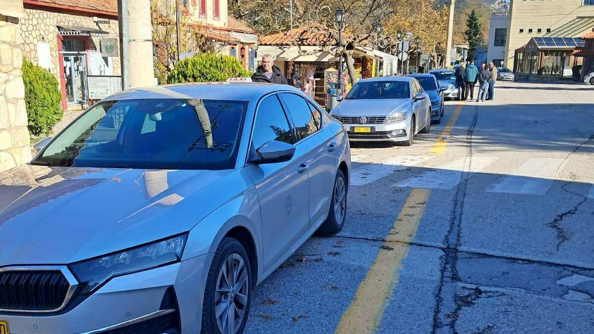 Απεργία διαρκείας προαναγγέλλουν οι αυτοκινητιστές ταξί Καλαβρύτων για το νομοσχέδιο Κυρανάκη