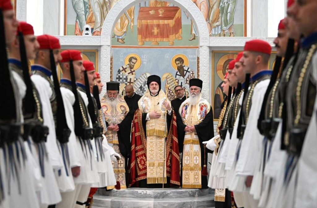Νέα Υόρκη: Ο Πρόεδρος της Βουλής των Ελλήνων, Περιφερειάρχης, Ιερώνυμος και Ομογενείς, στο Μπόουλινγκ Γκριν ενόψει της παρέλασης για την Ημέρα Ανεξαρτησίας (Φωτογραφίες)