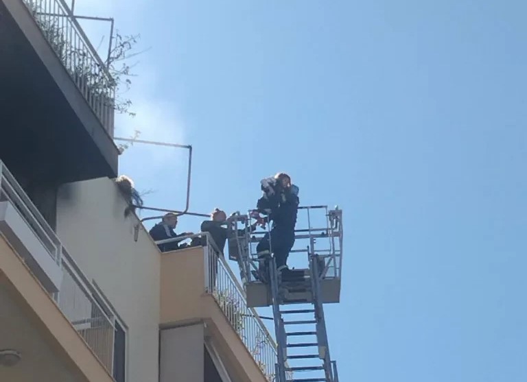 Πάτρα: Νεκρή η μητέρα γνωστού πολιτικού μετά από φωτιά σε διαμέρισμα – «Φρικτός θάνατος»