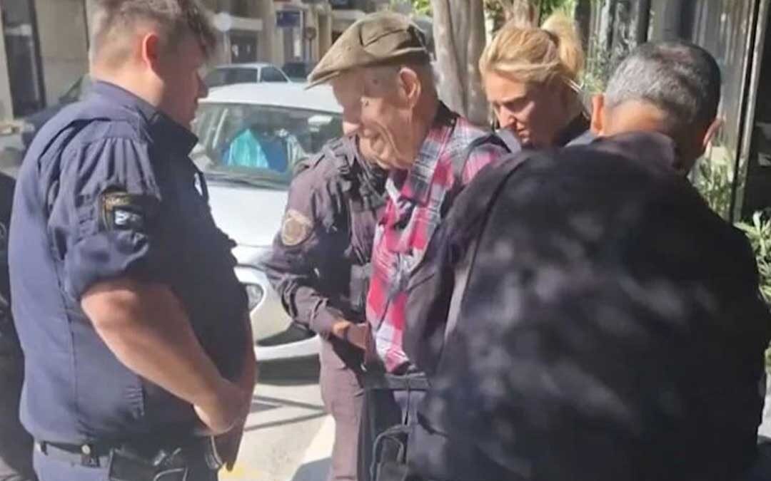 Συνελήφθη στην Πάτρα ο 89χρονος που πυροβόλησε και τραυμάτισε 5 άτομα στον ΕΦΚΑ και στο Εφετείο, είχε μαζί του 38άρι περίστροφο