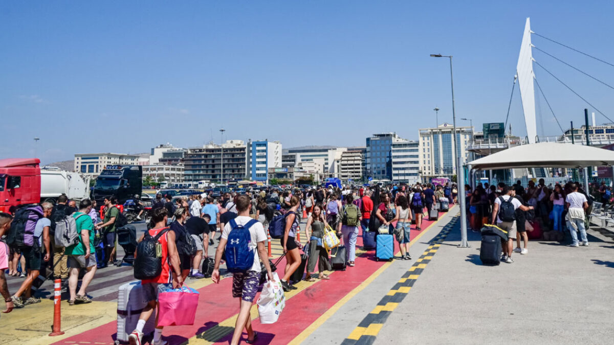 Κοινωνικός τουρισμός για 300.000 δικαιούχους: Όλες οι λεπτομέρειες για τις αιτήσεις, τη μοριοδότηση, τις τιμές και τη δωρεάν διαμονή