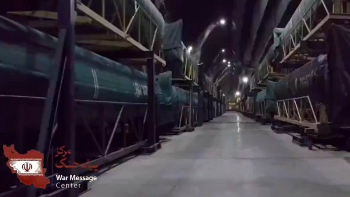 Το Ιράν δημοσιεύει βίντεο από υπόγειες πυραυλικές εγκαταστάσεις και ισχυρίζεται ότι ανανεώνει το οπλοστάσιό του ταχύτερα από ό,τι πριν τον πόλεμο