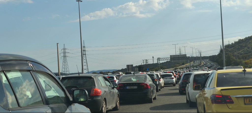 Κορυφώνεται η έξοδος των εκδρομέων: Σημειωτόν σε Κηφισό και Αθηνών-Κορίνθου