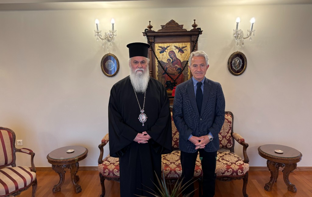 “Εθιμοτυπική επίσκεψη του επικεφαλής της δημοτικής παρατάξεως «Αιγιάλεια Προορισμός» κ. Κωνσταντίνου Σπηλιόπουλου στον Σεβασμιώτατο Μητροπολίτη κ. Ιερώνυμο”