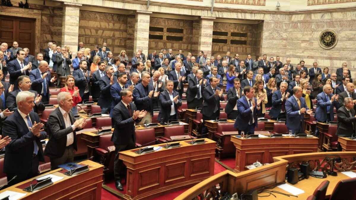 Η «ανταρσία» εξελίχθηκε σε… εξάωρο περίπατο στην ΚΟ της ΝΔ – Καρφιά σε υπουργούς που «δεν ιδρώνουν τη φανέλα», δεν αμφισβητήθηκε το επιτελικό κράτος