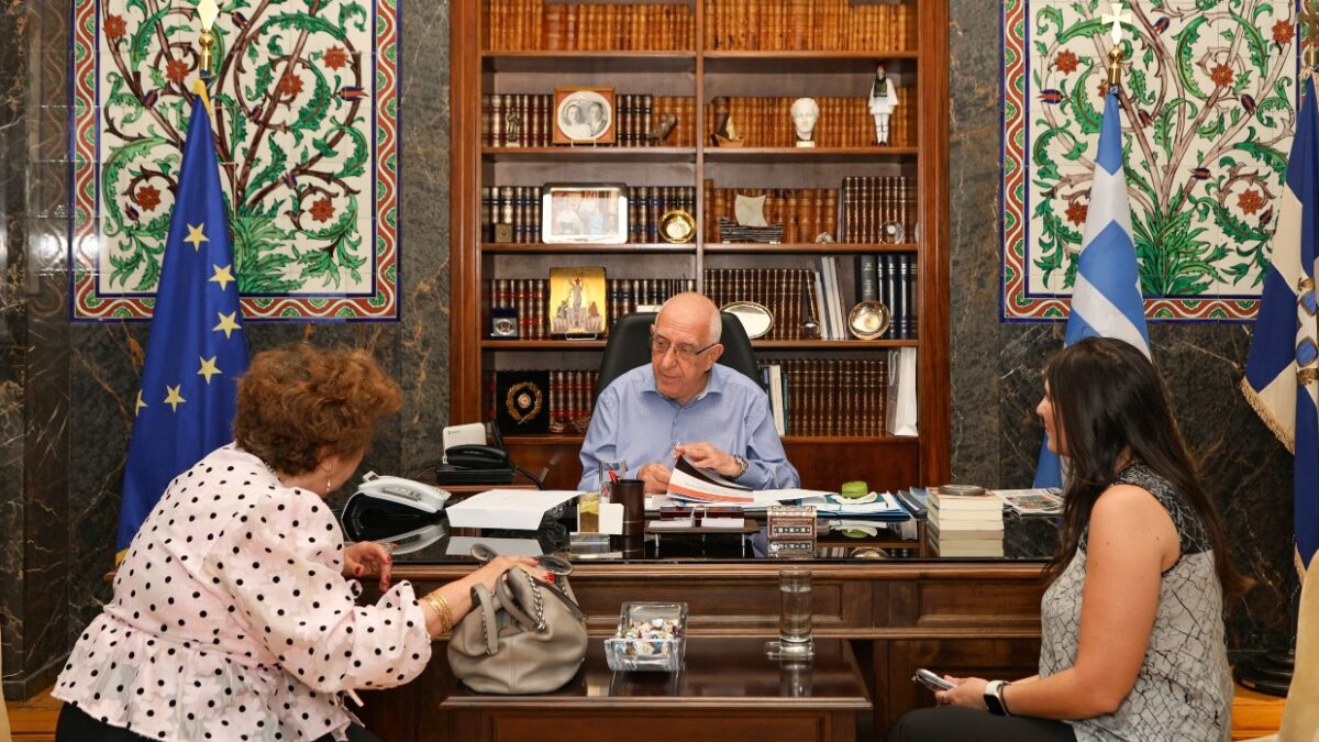 Παράδοση στον Πρόεδρο της Βουλής των Ελλήνων της Έκθεσης Πεπραγμένων της Εθνικής Αρχής Ιατρικώς Υποβοηθούμενης Αναπαραγωγής