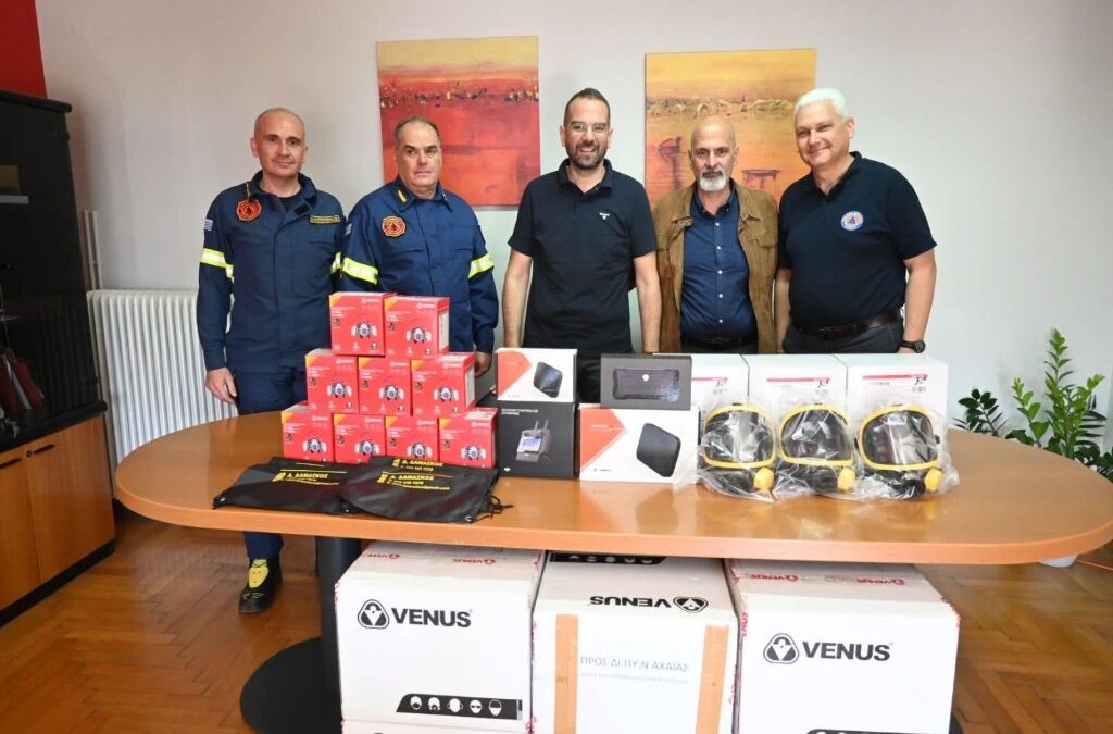 Πάτρα: Η Περιφέρεια ενίσχυσε με εξοπλισμό την Πυροσβεστική Αχαΐας