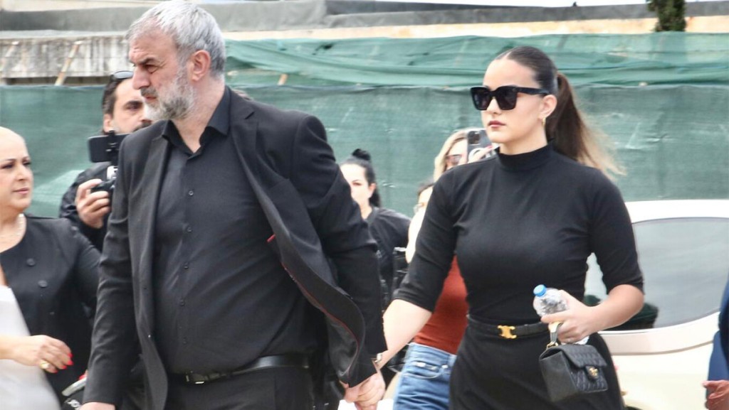 Συγκλόνισε ο Τραϊανός Δέλλας στον επικήδειό του στο τελευταίο αντίο στη Γωγώ Μαστροκώστα: «Ξεκουράσου αγάπη μου, να είσαι σίγουρη ότι πάλι εσένα θα ερωτευόμουν»