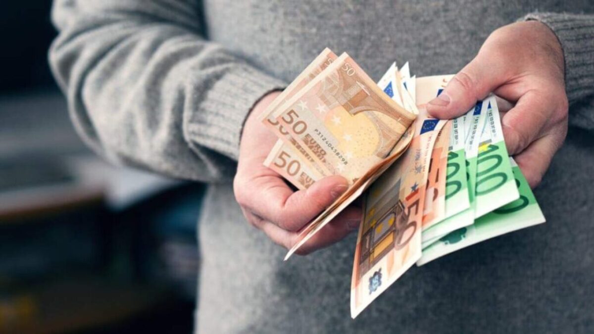 Τι πληρώνεται από e-ΕΦΚΑ και ΔΥΠΑ από 1 έως 5 Iουνίου