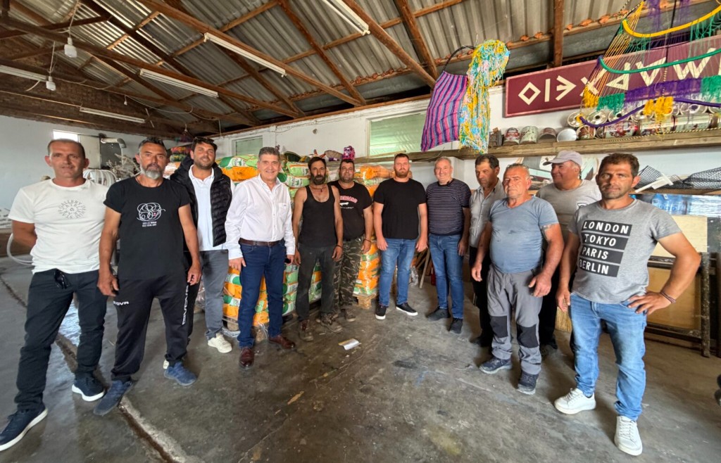 Διανομή ζωοτροφών σε κτηνοτρόφους της Δυτικής Αχαΐας με ζώα σε εγκλεισμό λόγω ευλογιάς