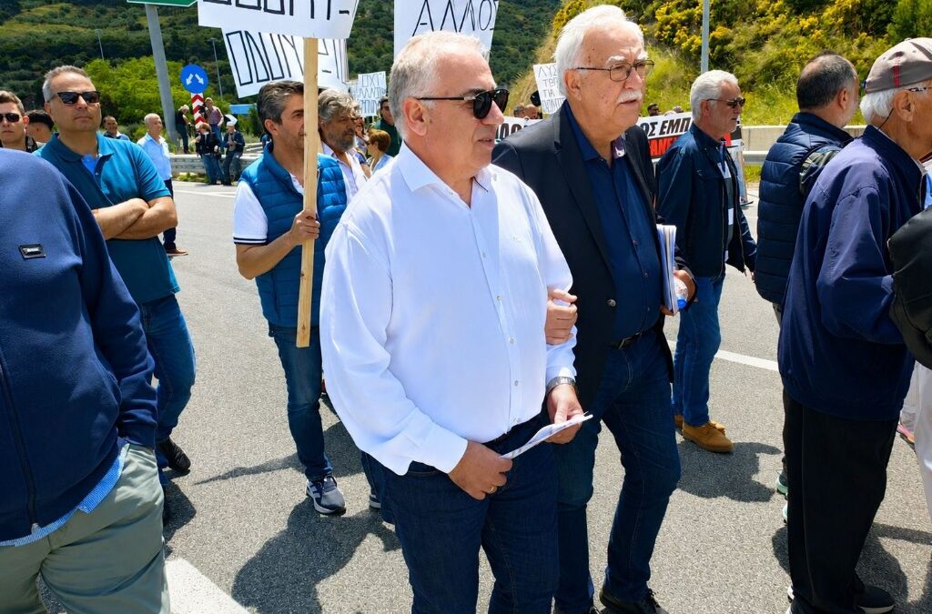 Θανάσης Παπαδόπουλος στο συλλαλητήριο για τον Οδοντωτό: «Να μπει άμεσα τέλος στη σημερινή οδυνηρή παρένθεση»