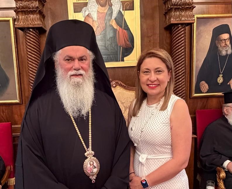 Χριστίνα Αλεξοπούλου: Στα ονομαστήρια του Σεβασμιωτάτου Μητροπολίτη Ιερωνύμου