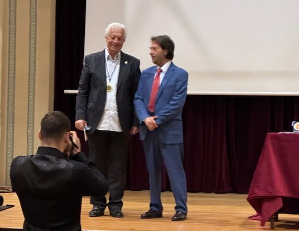 Μια τιμητική διάκριση στο φως των Γραμμάτων και του Πολιτισμού