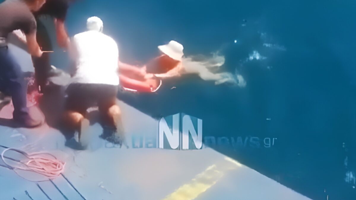 Φέρι μποτ έσωσε 70χρονη λουόμενη που παρασύρθηκε από ρεύματα στο Ρίο – Αντίρριο, δείτε βίντεο