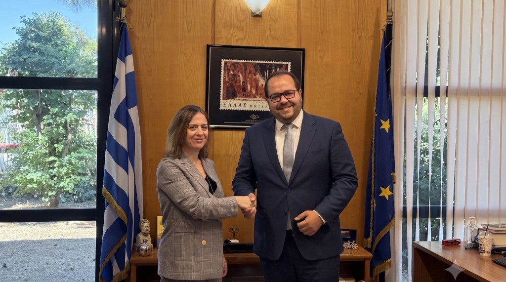 Η Υφυπουργό Εμπορίου της Ισπανίας, Amparo López Senovilla, καθώς και τα μέλη της ισπανικής αντιπροσωπείας, στο Υπουργείο Υποδομών και Μεταφορών.