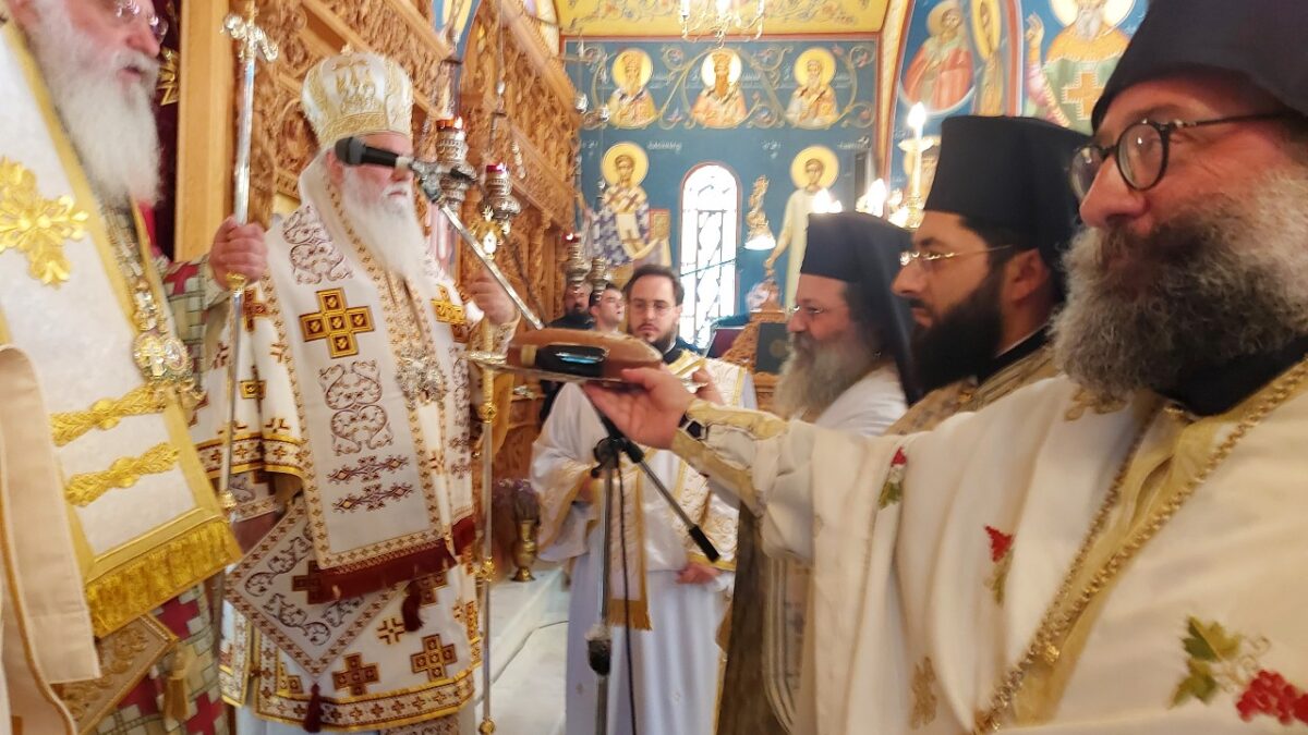 Μία από τις πλέον κατανυκτικές  και λαμπρές Ιερές Πανηγύρεις της Τριακονταετούς Ιστορίας του Ι.Ναού του Αγ. Νέου Οσιομάρτυρος Παύλου εις την Γενέτειρα του Αγίου, Σοπωτό Αροανίας Καλαβρύτων