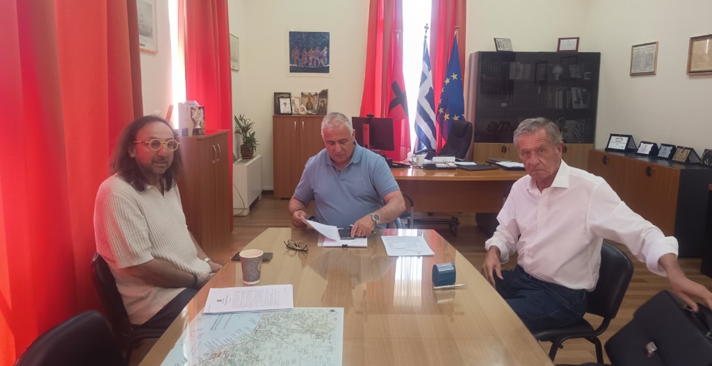 Αιγιάλεια: Υπεγράφη η σύμβαση για την κατασκευή του Καταφυγίου Αδέσποτων Ζώων Συντροφιάς στον Δήμο Αιγιαλείας