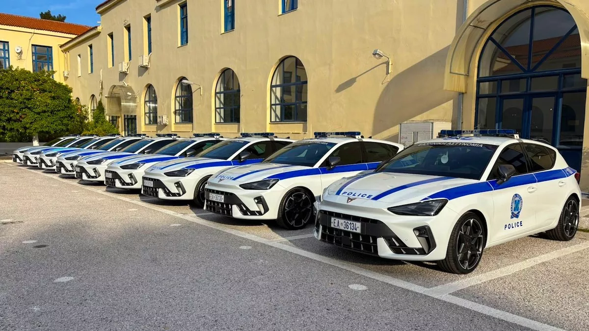 Τα 300 άλογα δεν έφτασαν στους Έλληνες αστυνομικούς στην καταδίωξη της χρονιάς