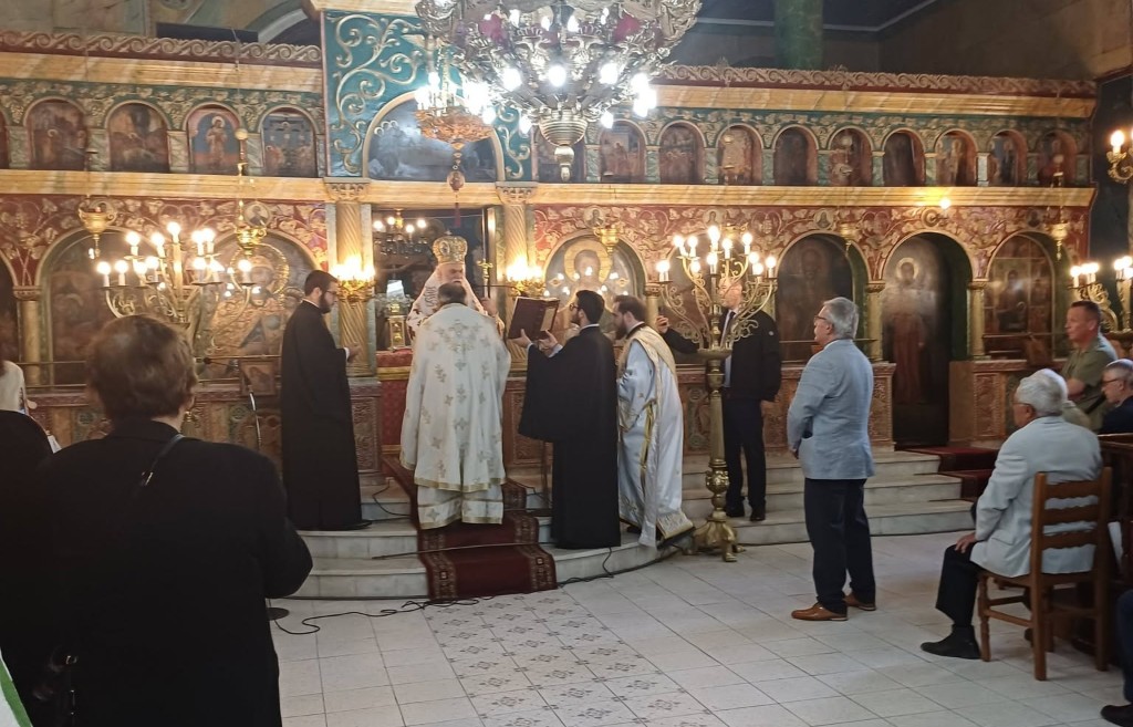 Κέρτεζη: Αρχιερατική Θεία Λειτουργία και χειροθεσία Πρωτοπρεσβυτέρου στην Κέρτεζη.