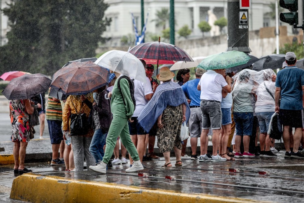 Έκτακτο δελτίο επικίνδυνων καιρικών φαινομένων από την ΕΜΥ, έρχονται καταιγίδες και κεραυνοί από αύριο