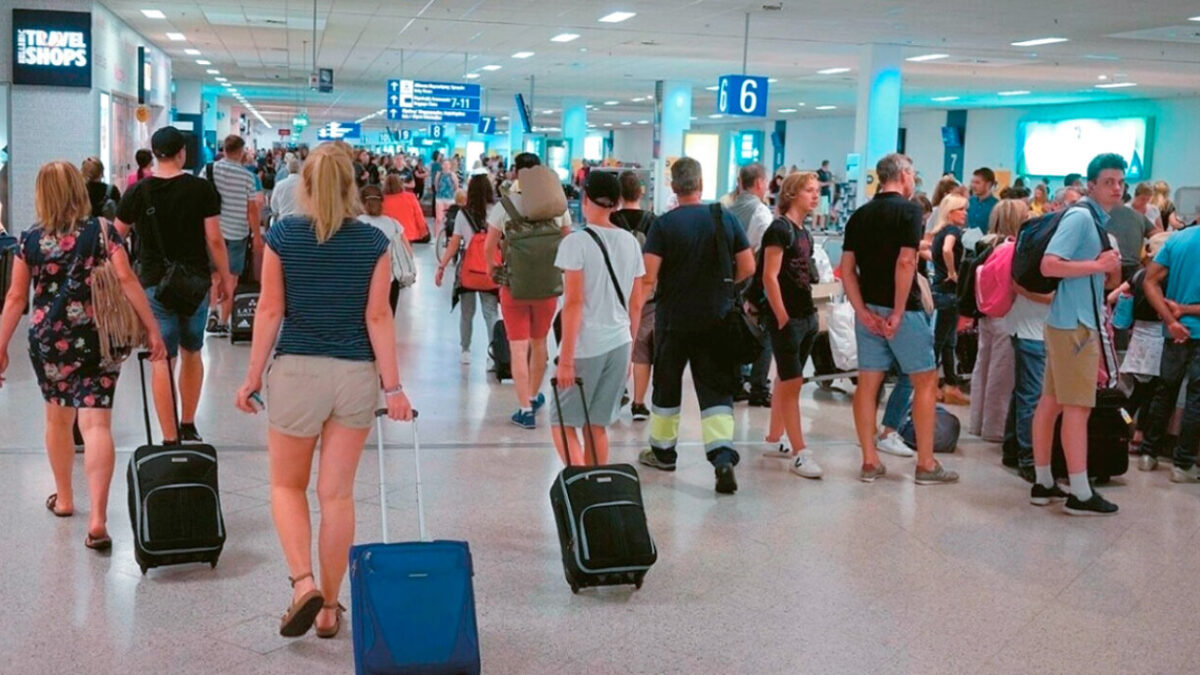 Τέλος οι παλιές ταυτότητες για τα ταξίδια στο εξωτερικό από τις 3/8, τι ισχύει για τη διορία του 2027