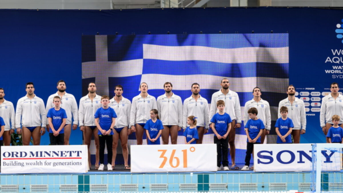 Συγκίνηση και ξέσπασμα: Η στιγμή της απονομής του πρώτου ελληνικού χρυσού μεταλλίου στην ιστορία του πόλο ανδρών