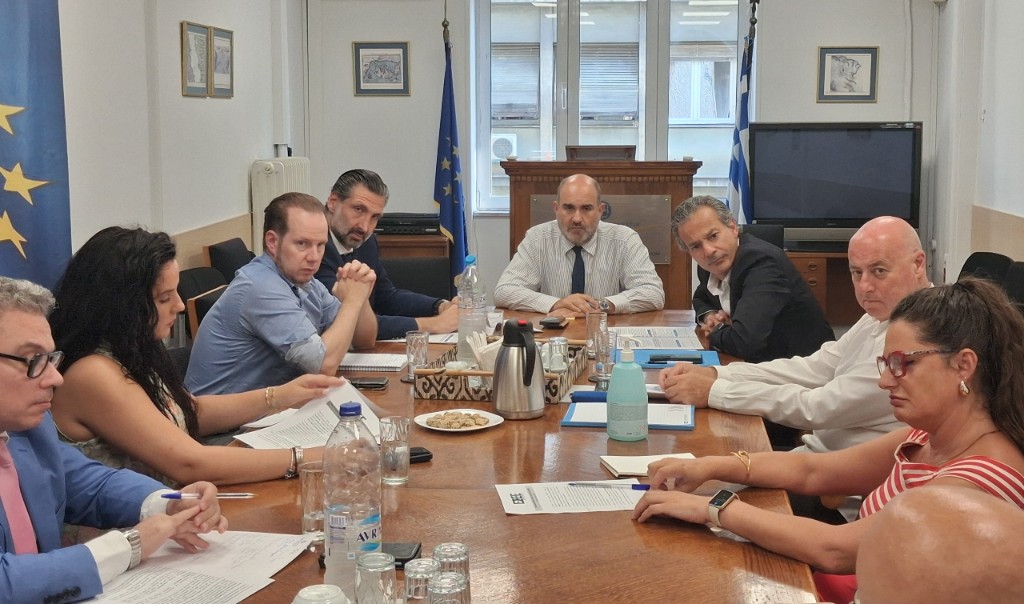 Συνάντηση Αντιπροσωπείας της ΕΣΕΕ με επικεφαλής τον Πρόεδρο κ. Σταύρο Καφούνη, με τον Υφυπουργό Εθνικής Οικονομίας και Οικονομικών Δημήτρη Μαρκόπουλο
